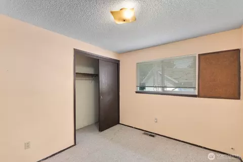Bedroom - 21627 9th Pl W, Bothell, WA 98021 photo 4 of 5