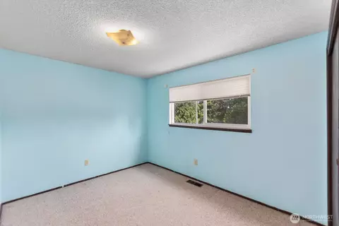 Bedroom - 21627 9th Pl W, Bothell, WA 98021 photo 3 of 5