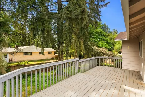 Exterior - 21627 9th Pl W, Bothell, WA 98021 photo 3 of 7