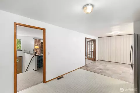 Entry Way - 21627 9th Pl W, Bothell, WA 98021 photo 2 of 2