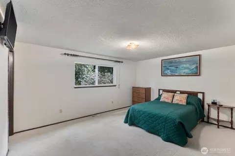 Bedroom - 21627 9th Pl W, Bothell, WA 98021 photo 1 of 5