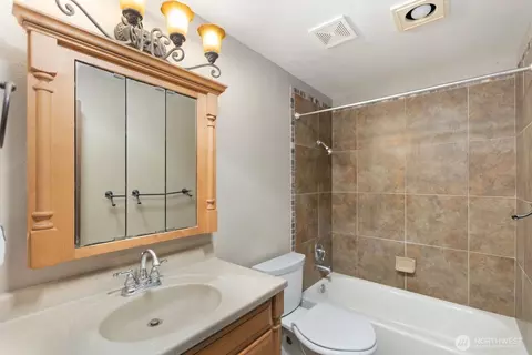 Bath - 21627 9th Pl W, Bothell, WA 98021 photo 1 of 3