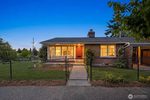 7904 39th Ave SW, Seattle, WA 98136