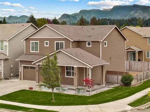 201 Grennan Ln N, Enumclaw, WA 98022