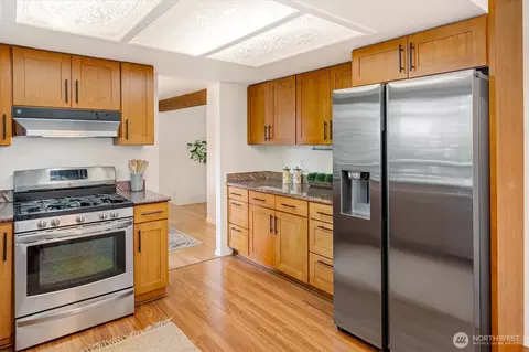 Kitchen - 20106 96th Ave NE, Bothell, WA 98011 photo 1 of 4