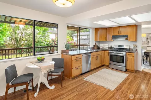 Kitchen - 20106 96th Ave NE, Bothell, WA 98011 photo 3 of 4
