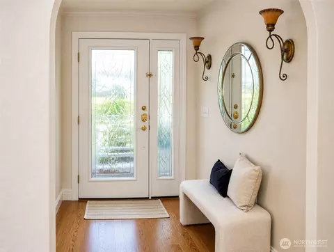 Entry Way - 1422 Colby Ave, Everett, WA 98201 photo 1 of 4