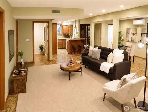 Living - 1422 Colby Ave, Everett, WA 98201 photo 4 of 4