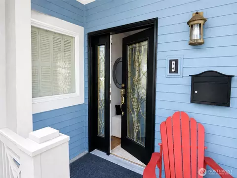 Entry Way - 1422 Colby Ave, Everett, WA 98201 photo 2 of 4