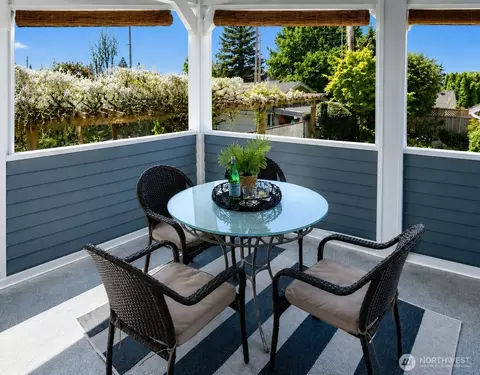 Exterior - 1422 Colby Ave, Everett, WA 98201 photo 2 of 8
