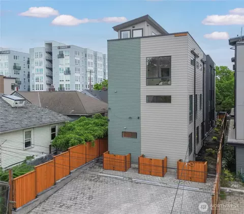 6223 9th Ave NE, Seattle, WA 98115