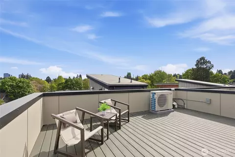 6223 9th Ave NE, Seattle, WA 98115