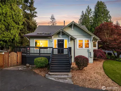 8920 240th St SW, Edmonds, WA 98026