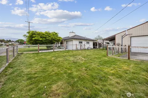 Exterior - 2314 Initial Ave, Enumclaw, WA 98022 photo 3 of 4