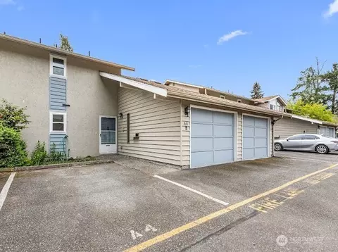 19203 40th Ave W #A4, Lynnwood, WA 98036