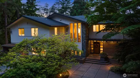 2700 SW 156th St, Burien, WA 98166