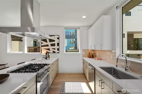 1431 22nd Ave, Seattle, WA 98122