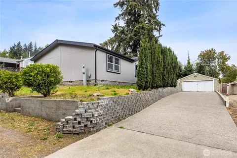 932 Price Rd, Bremerton, WA 98312