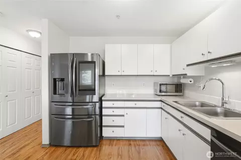 Kitchen - 1318 37th St #1304, Everett, WA 98201 photo 2 of 4