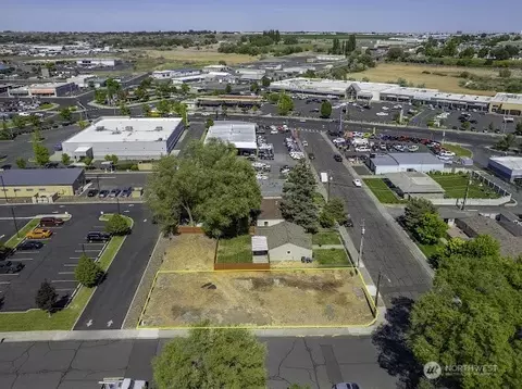 402 E Walnut Ave, Moses Lake, WA 98837