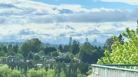 3980 129th Pl SE #B203, Bellevue, WA 98006