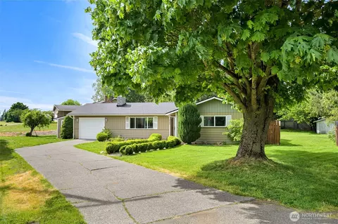 6707 La Bello Dr, Lynden, WA 98264