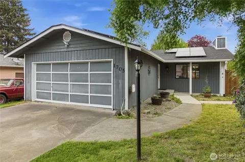 1705 S 88th St, Tacoma, WA 98444