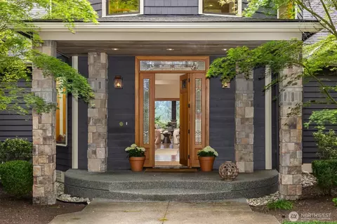 5976 NE Whitmore Way, Bainbridge Island, WA 98110