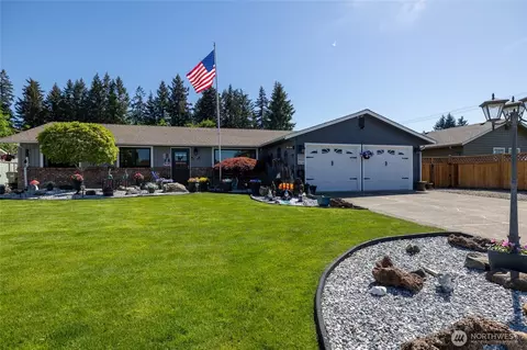 137 Sunnyside Dr, Centralia, WA 98531
