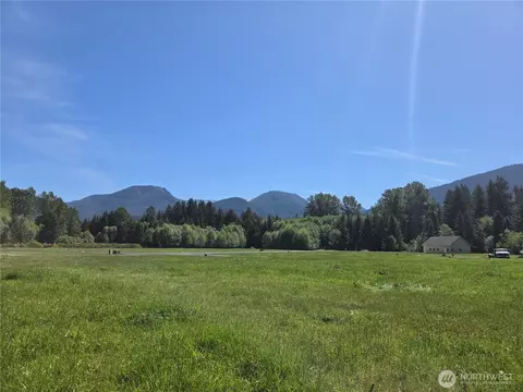 127 Campfire Ln, Packwood, WA 98361