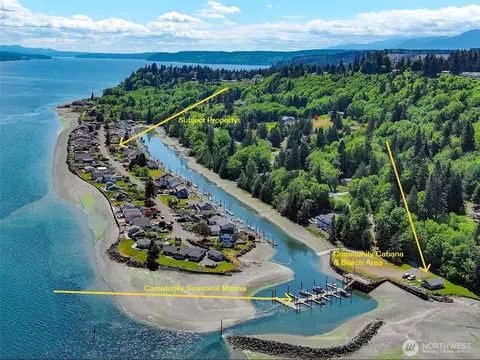 271 N Beach Dr, Port Ludlow, WA 98365