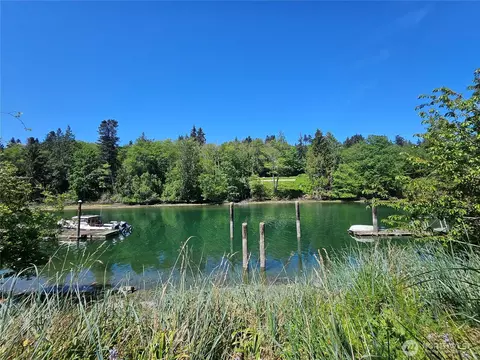 271 N Beach Dr, Port Ludlow, WA 98365