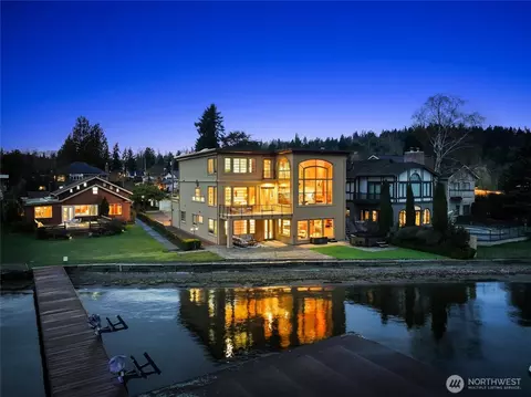 4701 NE Shore Pl, Lake Forest Park, WA 98155