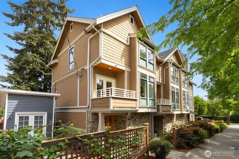 4208 Linden Ave N, Seattle, WA 98103