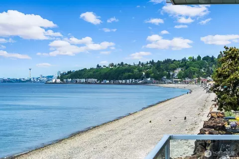 3085 Alki Ave SW #2, Seattle, WA 98116