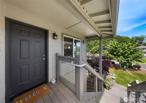 1389 Bayview Ct #202, Blaine, WA 98230