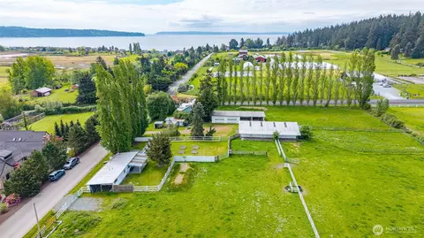 5392 Shore Meadow Rd, Freeland, WA 98249