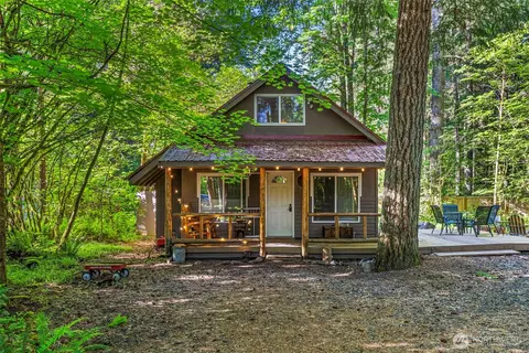 139 Mount Rainier Dr, Packwood, WA 98361