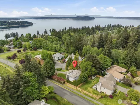 209 Casey Ct, Steilacoom, WA 98388