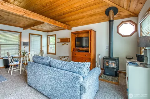 Living - 942 Deer Harbor Rd, Eastsound, WA 98245 photo 11 of 11