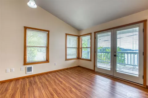 Living - 942 Deer Harbor Rd, Eastsound, WA 98245 photo 8 of 11