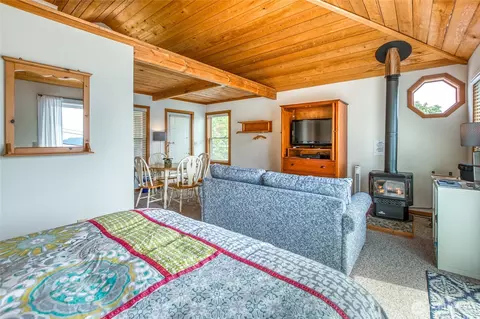 Bedroom - 942 Deer Harbor Rd, Eastsound, WA 98245 photo 5 of 5