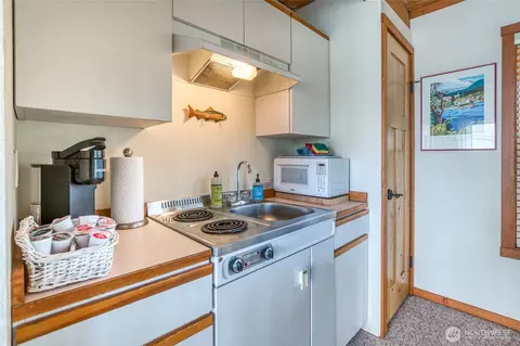Kitchen - 942 Deer Harbor Rd, Eastsound, WA 98245 photo 1 of 1
