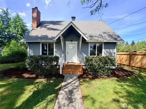 10216 Ainsworth Ave S, Tacoma, WA 98444