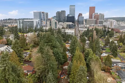 339 108th Ave SE, Bellevue, WA 98004