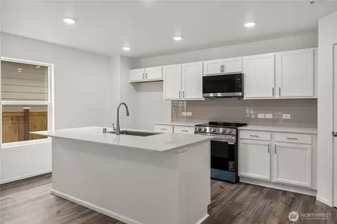 Kitchen - 115 Willowbrook Dr, Chehalis, WA 98532 photo 1 of 4