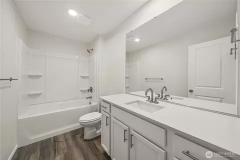 Bath - 115 Willowbrook Dr, Chehalis, WA 98532 photo 2 of 2