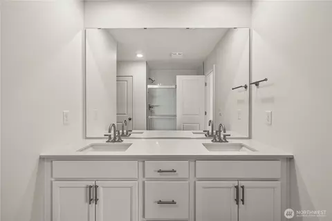 Bath - 115 Willowbrook Dr, Chehalis, WA 98532 photo 1 of 2