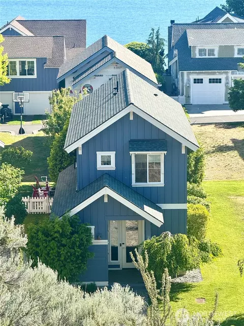 95 Honeysuckle Ln, Oroville, WA 98844