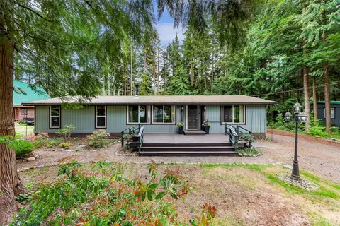 2091 Clear Valley Dr, Maple Falls, WA 98266